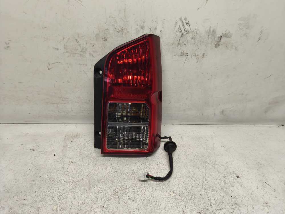 FEU ARRIERE DROIT NISSAN - Vue 1